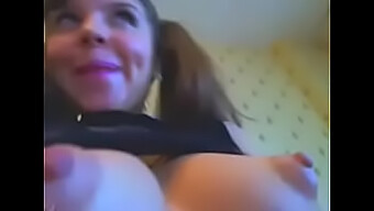 Verehre Diese Nippel: Ein Heißes Video Von Frauen, Die Ihre Brüste Genießen